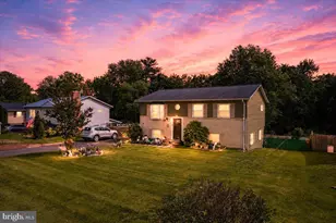 713 W Holly Ave, Sterling, VA 20164 - Photo 2