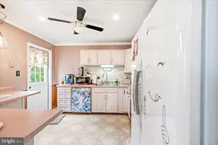 713 W Holly Ave, Sterling, VA 20164 - Photo 12