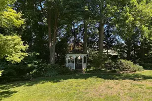 208 Edwards Ferry Rd NE, Leesburg, VA 20176 - Photo 2