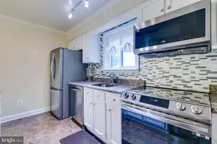 310 Newman Ct, Sterling, VA 20164 - Photo 12