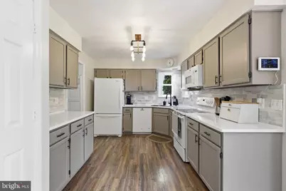 204 Grafton Way NE, Leesburg, VA 20176 - Photo 12