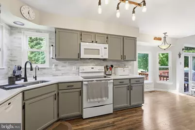 204 Grafton Way NE, Leesburg, VA 20176 - Photo 14