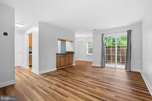 104 Westwick Ct, Sterling, VA 20165 - Photo 2