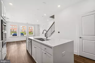 19808 Lavender Dust Sq, Ashburn, VA 20147 - Photo 12