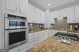 874 Stonefield Square NE, Leesburg, VA 20176 - Photo 10