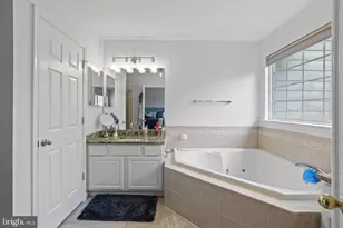 874 Stonefield Square NE, Leesburg, VA 20176 - Photo 32