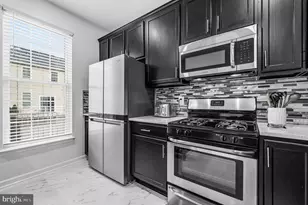 25320 Shipley Terrace, Chantilly, VA 20152 - Photo 10