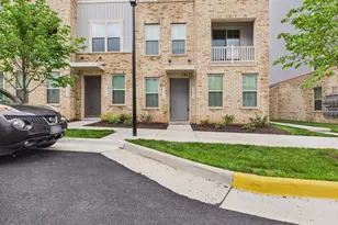 42613 Pitlochry Ter, Sterling, VA 20166 - Photo 2