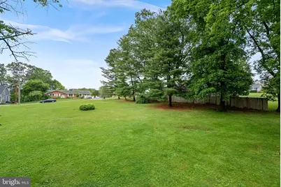 East D, Purcellville, VA 20132 - Photo 2