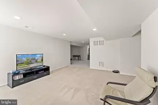 25981 Royston Pass Cir, Aldie, VA 20105 - Photo 34