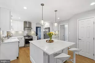 43197 Wayside Cir, Ashburn, VA 20147 - Photo 10