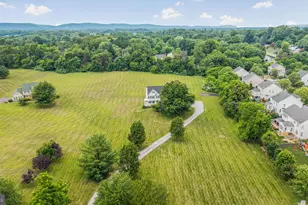 38454 Stone Eden Dr, Hamilton, VA 20158 - Photo 2