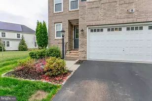 22800 Bubbling Brook Dr, Brambleton, VA 20148 - Photo 4