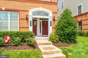 23564 Buckland Farm Terrace, Ashburn, VA 20148 - Photo 4