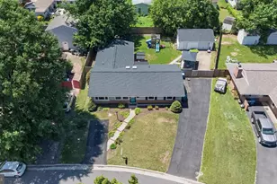 1023 S Hoga Road S, Sterling, VA 20164 - Photo 30