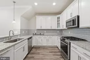 45208 Lettermore Square, Sterling, VA 20166 - Photo 8