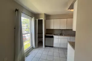 1005 Marsden Ct, Sterling, VA 20164 - Photo 2