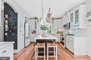 25496 Heathfield Cir, Chantilly, VA 20152 - Photo 8
