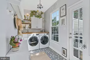 25496 Heathfield Cir, Chantilly, VA 20152 - Photo 14