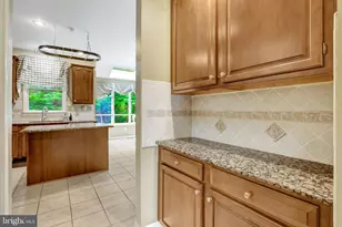47165 Timberland Pl, Sterling, VA 20165 - Photo 8