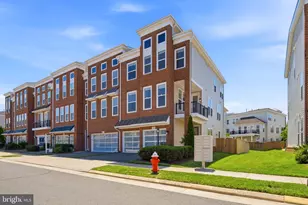23489 Epperson Square, Brambleton, VA 20148 - Photo 8
