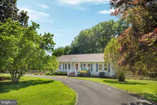210 S Hughes St, Hamilton, VA 20158 - Photo 16