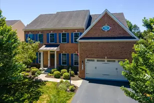42414 Pine Forest Dr, Chantilly, VA 20152 - Photo 2