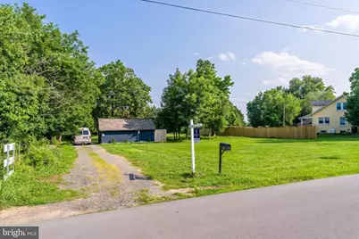23 S Locust Street, Lovettsville, VA 20180 - Photo 8