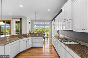 18585 Montague Pl, Purcellville, VA 20132 - Photo 14