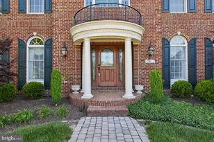 19879 Mellon Cir, Ashburn, VA 20147 - Photo 2