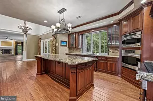 19879 Mellon Cir, Ashburn, VA 20147 - Photo 8