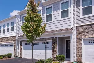 42524 Benfold Square, Brambleton, VA 20148 - Photo 4