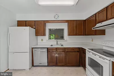27 Aldridge Court, Sterling, VA 20165 - Photo 4