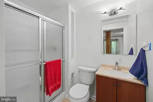 27 Aldridge Ct, Sterling, VA 20165 - Photo 20