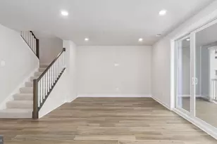 20816 Cloongee Ter, Dulles, VA 20166 - Photo 10
