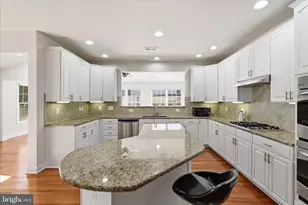 22796 Watson Heights Cir, Ashburn, VA 20148 - Photo 12