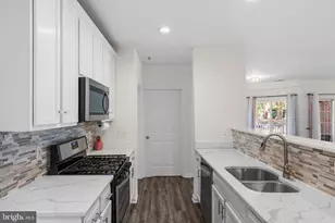 25300 Lake Mist Square, Chantilly, VA 20152 - Photo 30