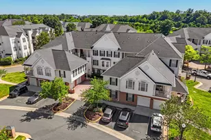 25300 Lake Mist Square, Chantilly, VA 20152 - Photo 2