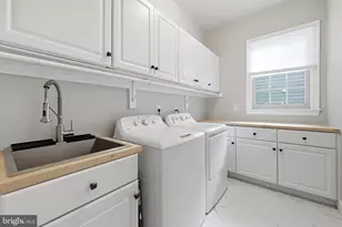 1202 Hawling Pl SW, Leesburg, VA 20175 - Photo 22