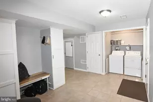 25474 Brickell Dr, Chantilly, VA 20152 - Photo 6