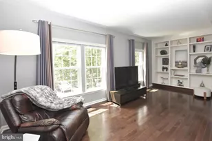 25474 Brickell Dr, Chantilly, VA 20152 - Photo 14
