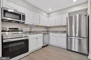 564 Crestwood St SW, Leesburg, VA 20175 - Photo 6