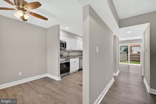 564 Crestwood St SW, Leesburg, VA 20175 - Photo 2
