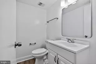 564 Crestwood St SW, Leesburg, VA 20175 - Photo 4