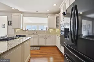 23222 Hemmingford Cir, Sterling, VA 20166 - Photo 10
