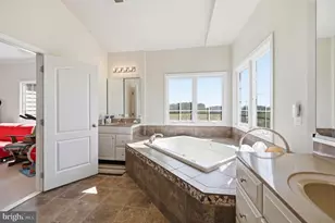 23222 Hemmingford Cir, Sterling, VA 20166 - Photo 22