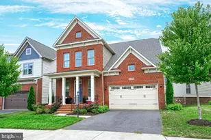 42046 Darlene Pl, Brambleton, VA 20148 - Photo 2
