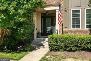 22807 Breezy Hollow Dr, Brambleton, VA 20148 - Photo 2