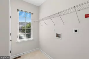 22807 Breezy Hollow Dr, Brambleton, VA 20148 - Photo 34