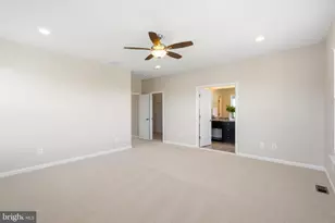 22807 Breezy Hollow Dr, Brambleton, VA 20148 - Photo 26